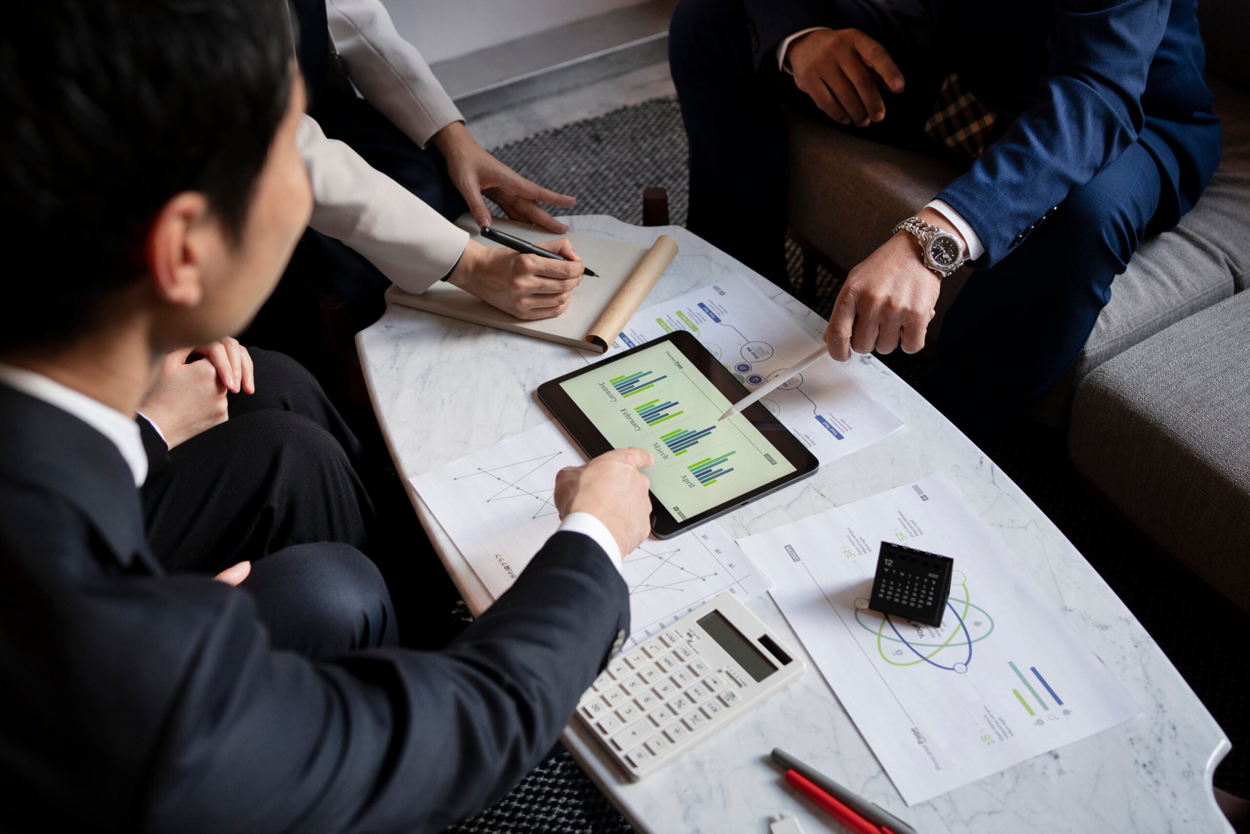 What Should a Monthly Finance Meeting Include for an SME?