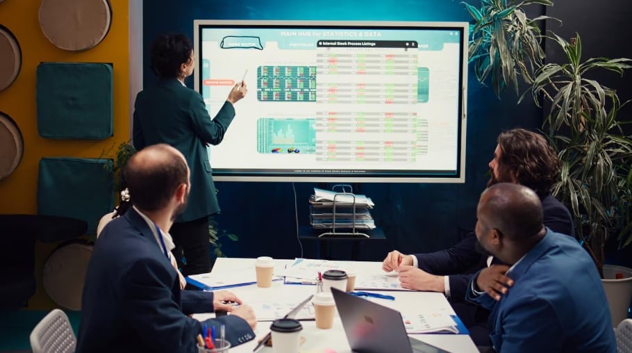 CH4B vs Entrepreneurs Circle: Should SME Owners Choose Growth Coaching or Marketing-Led Support?
